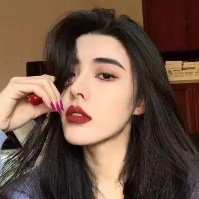 葛妮斯派特洛之风情万种